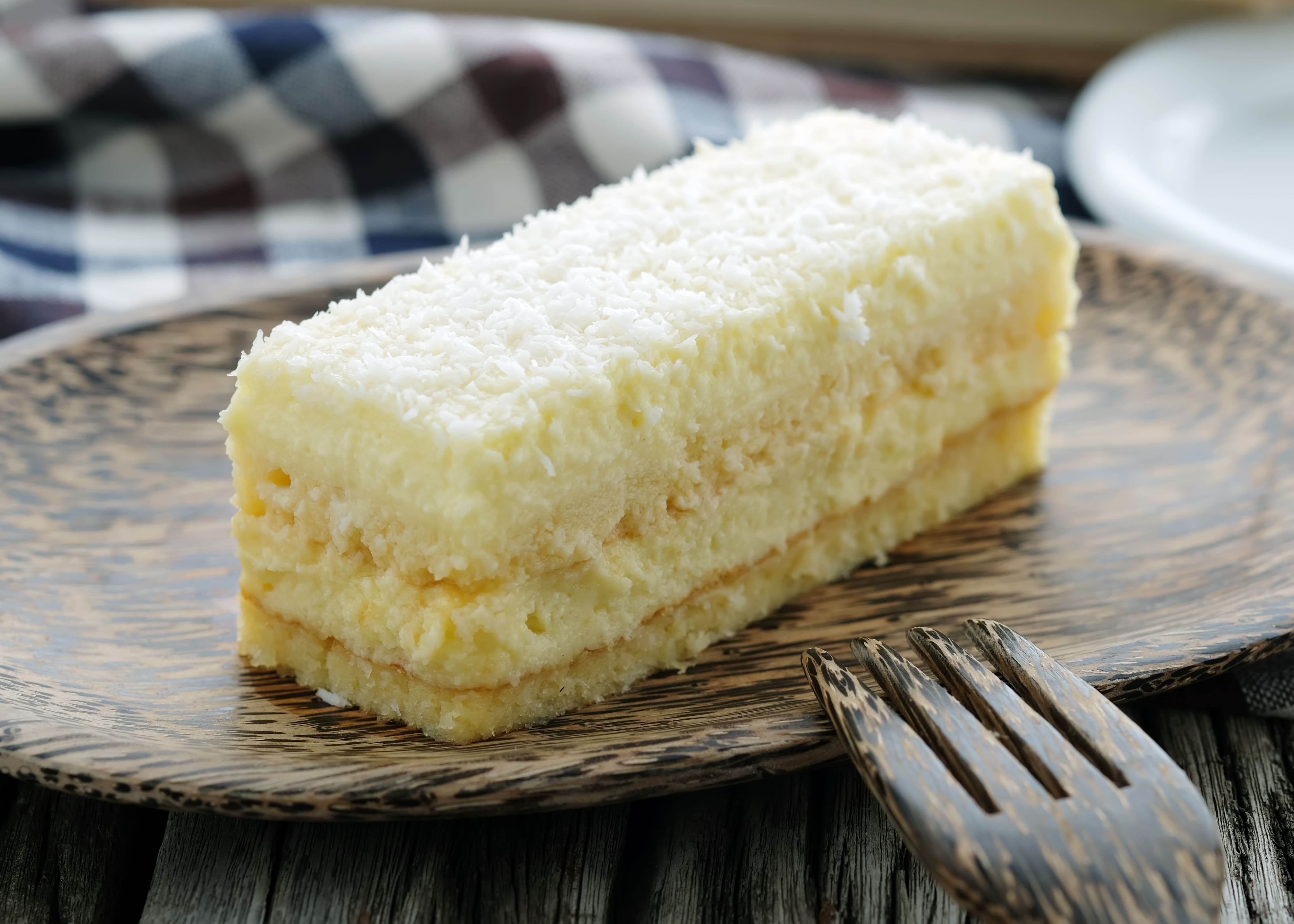 Bolo Cremoso de Coco com Leite Condensado