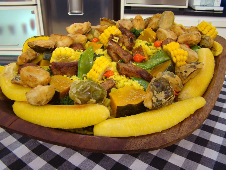 Arroz Dourado com Costelinha