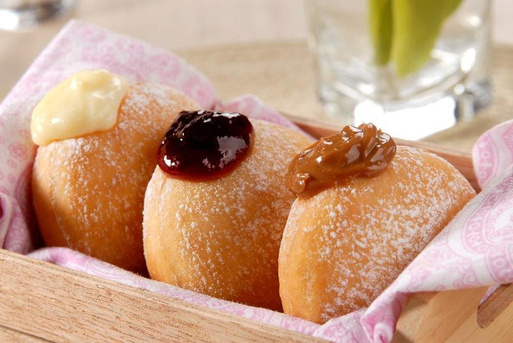 Donuts Recheados com Creme de Confeiteiro
