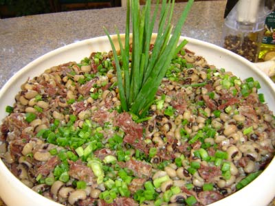 Salada de feijão fradinho e carne seca