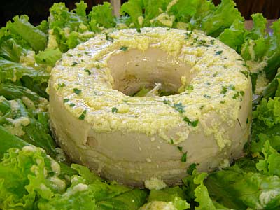 Bolo de atum com molho aioli