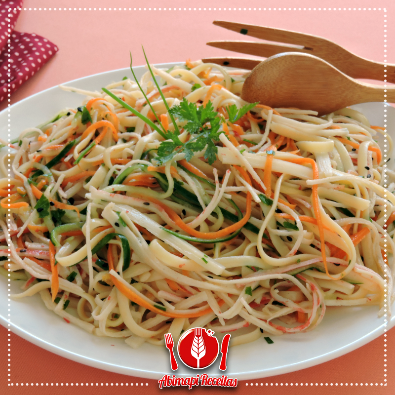 Salada de Linguini com Kani-Kama e Palmito