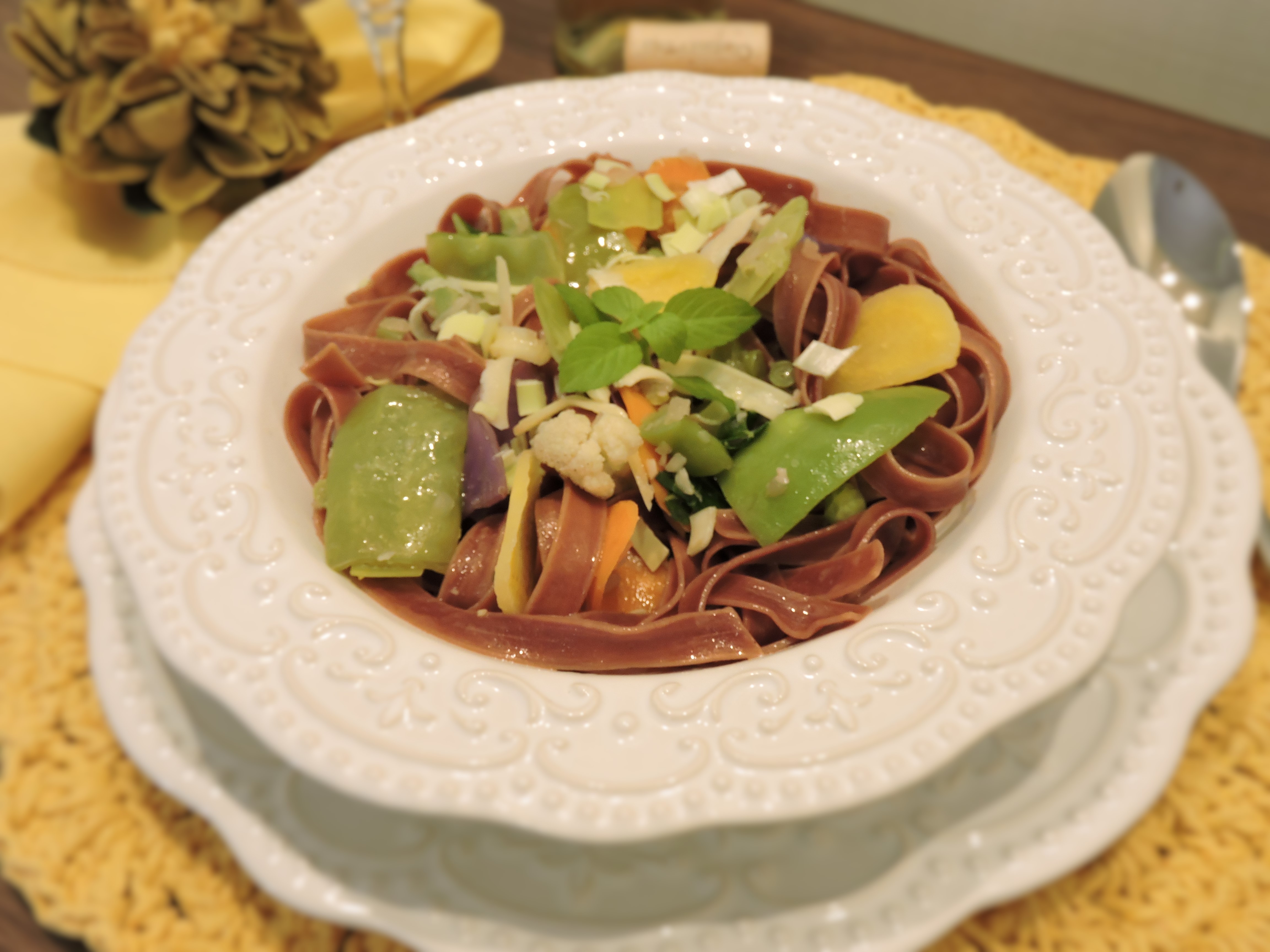 Talharim de Beterraba com Mix de Vegetais