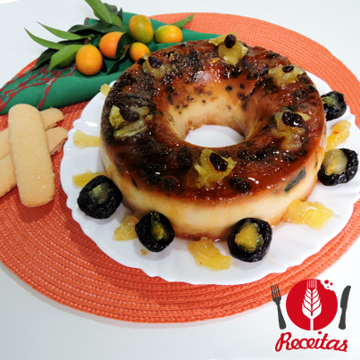 Pudim de Biscoito Champanhe e Frutas